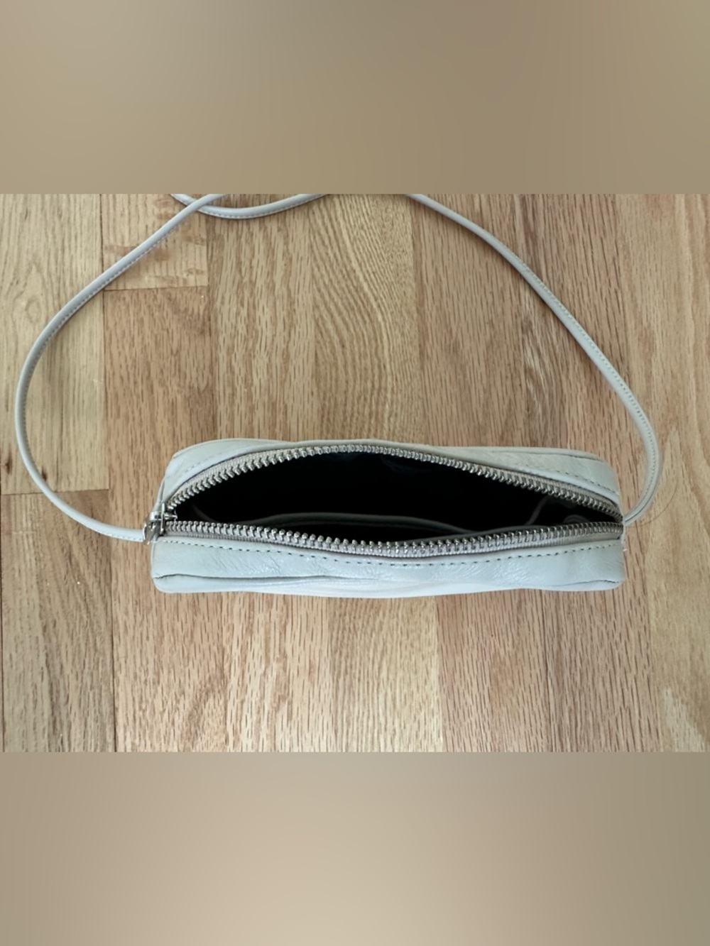 BAGGU Cream Leather Small Crossbody Bag Minimalist Zip Pouch Everyday - Picture 4 of 4